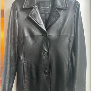 Beautiful designer leather trench coat. Size XS/S. 100% leather. Like new.